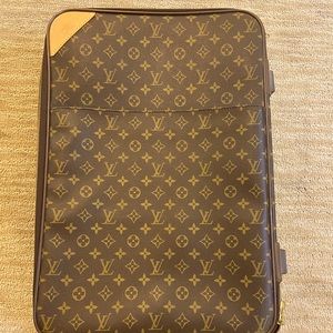 Louis Vuitton Monogram Pégase 45, (carry on size)